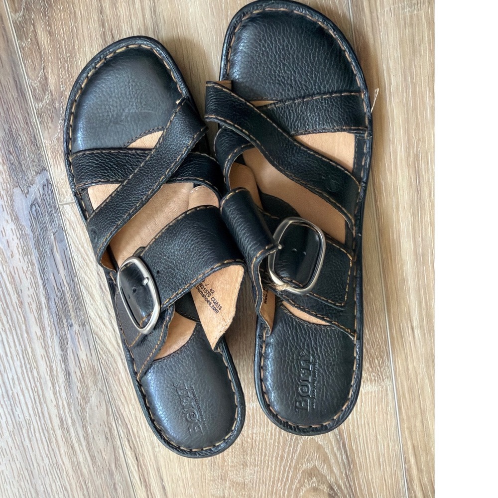 Børn Black Leather Crisscross Buckle Wedge Sandals Size 10 Slip-On Comfort NWOB - Picture 2 of 10